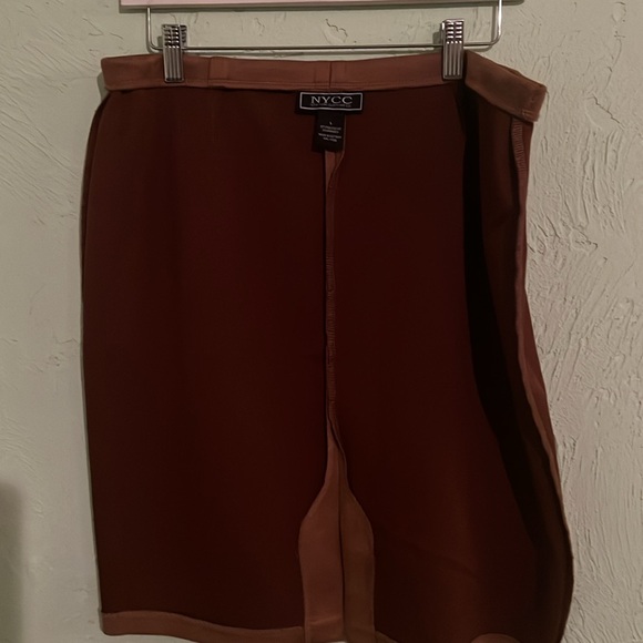 Skirt - Picture 4 of 5